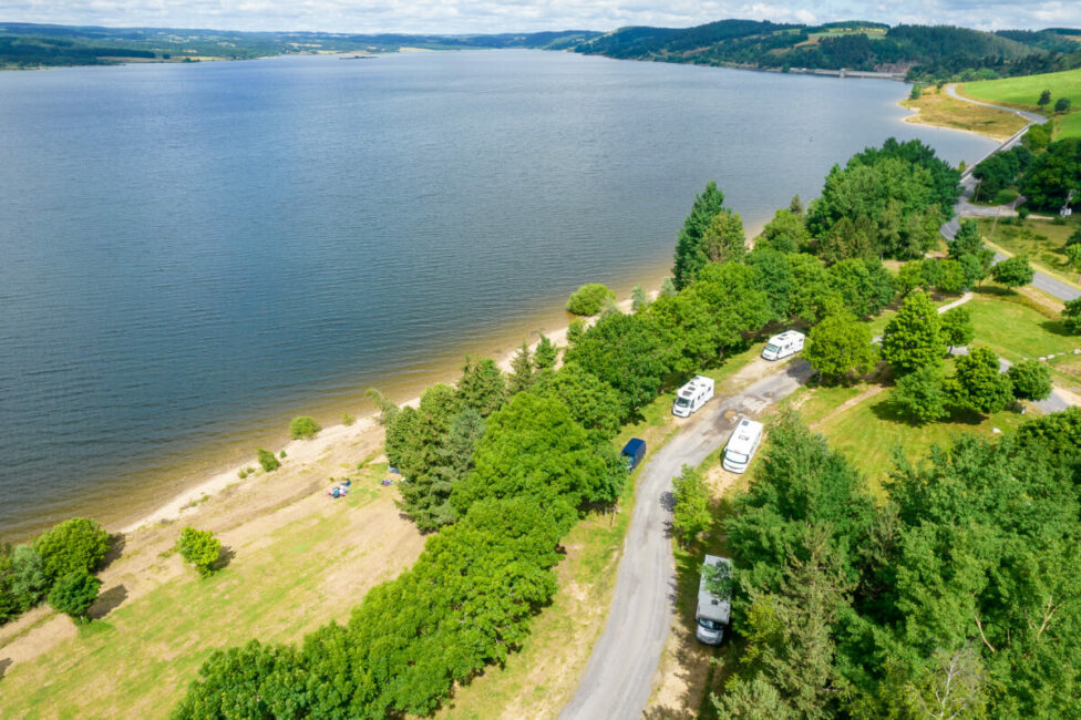 Image 2 : AIRE CAMPING-CAR PARK DE LANGOGNE, LAC DE NAUSSAC