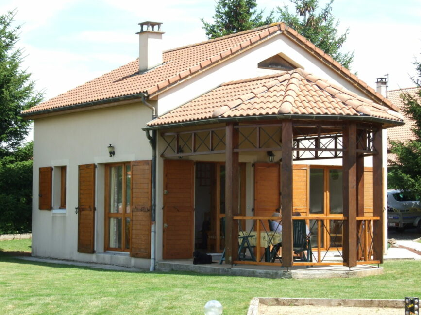 Image 0 : LA VIOLETTE - LOCATION AU BORD DU LAC DE NAUSSAC