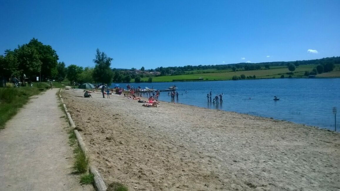 Image 1 : LAC DE NAUSSAC PLAGE