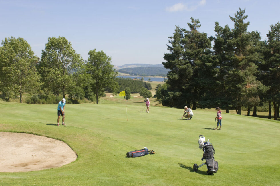 Image 1 : MONITEUR GOLF DU GÉVAUDAN-DOMAINE DE BARRES