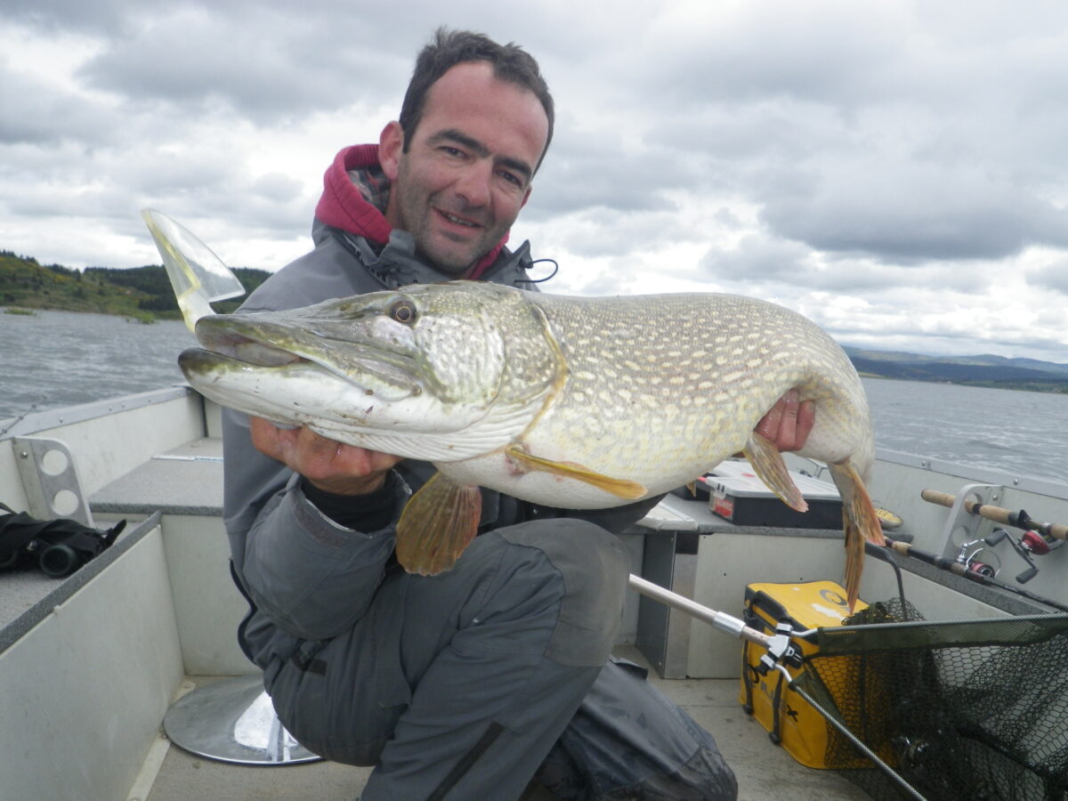Image 2 : GUIDE DE PÊCHE LAC DE NAUSSAC