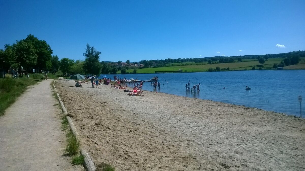 Image 2 : LAC DE NAUSSAC PLAGE