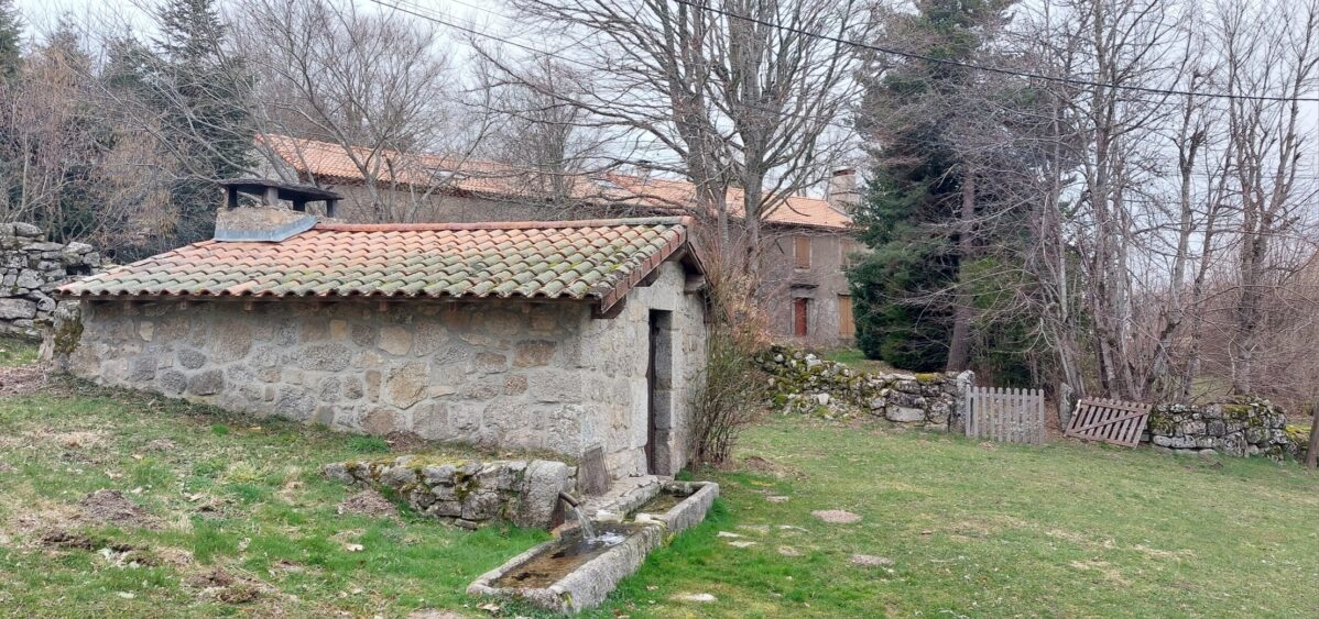 Image 0 : BALADE ANIMÉE - VILLAGE DES HUTTES ET VALLÉE DU LANGOUYROU