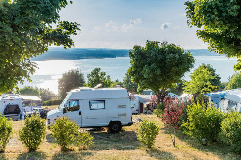 Image 0 : AIRE DE CAMPING-CARS CAMPING LES TERRASSES DU LAC