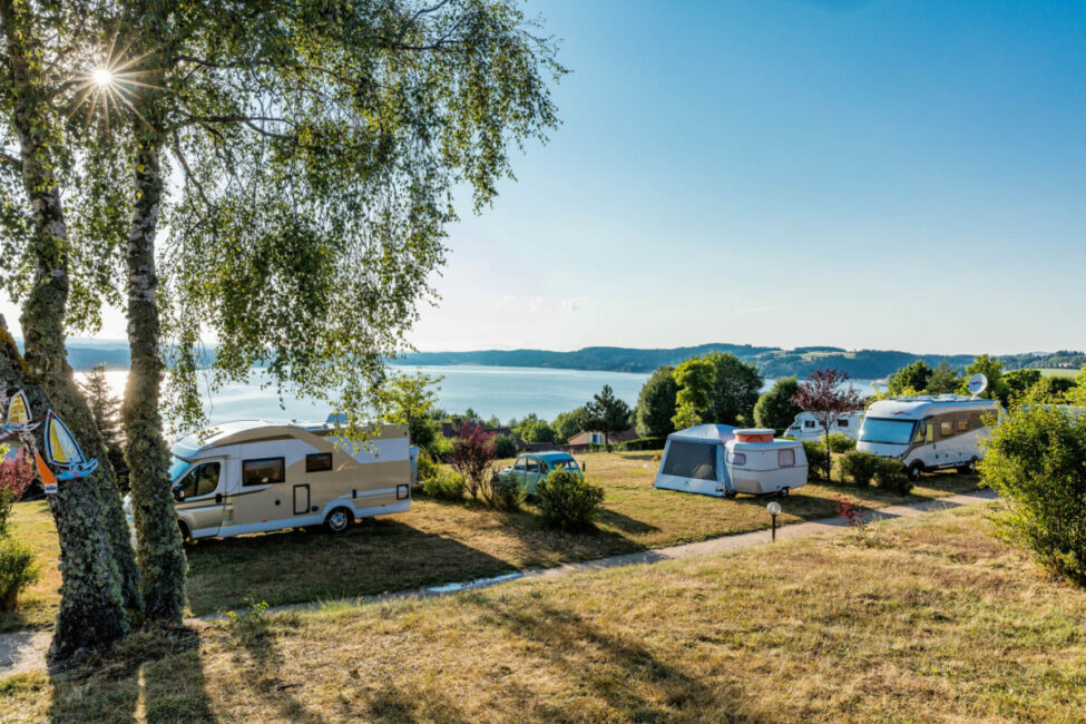 Image 1 : AIRE DE CAMPING-CARS CAMPING LES TERRASSES DU LAC