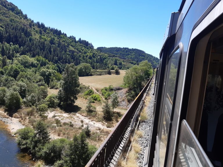 Image 1 : LES GORGES DE L'ALLIER À TOUTE VAPEUR