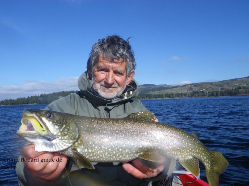 Image 4 : GUIDE DE PÊCHE LAC DE NAUSSAC