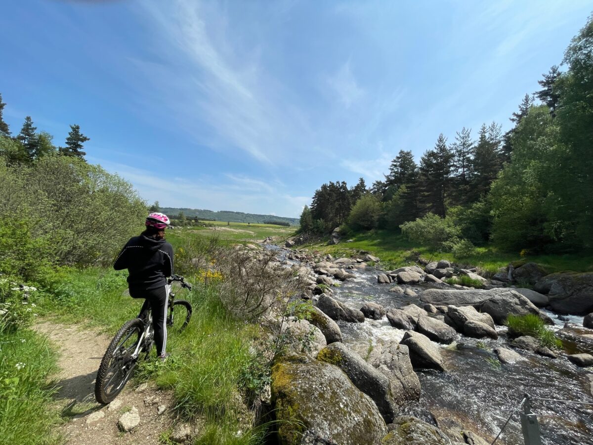 Image 4 : Tour du Lac de Naussac - VTT n°7