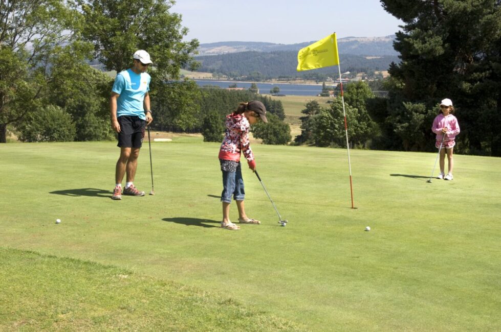 Image 0 : TOUS AU GOLF EN MAI